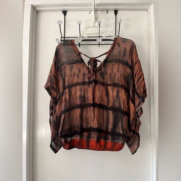 Language - Sheer Crop - Picture 3 of 5